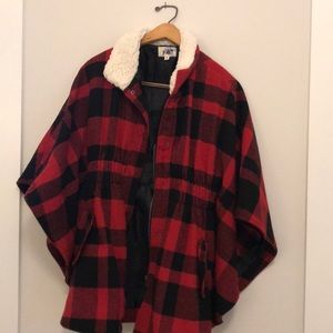 Jolt buffalo check poncho with fur collar